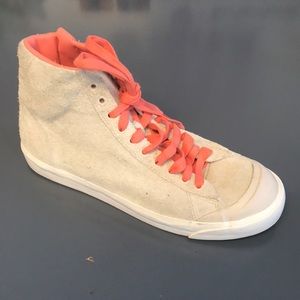 Nike Mens 7.5 Hi Top Sneaker Suede Tan Orange